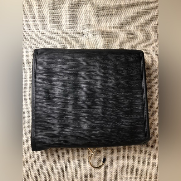 TRAVEL COSMETIC/TOILETRY BAG WITH HANGER - Picture 7 of 9